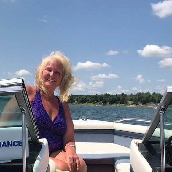 Meet your Posher, Julia - Picture 1 of 1